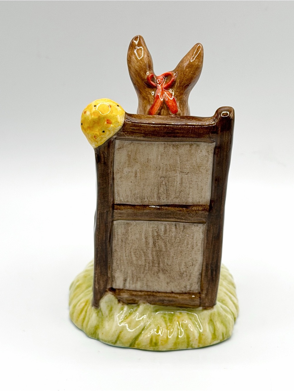 Royal Doulton Bunnykins Susan as Queen of the May Figurine DB83 1989 - Picture 3 of 5